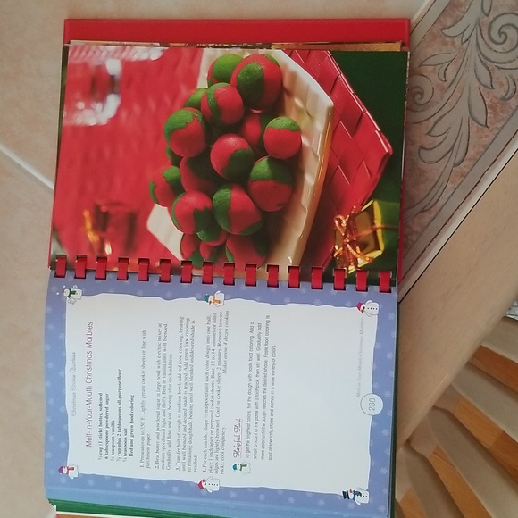 📖🎄3 IN ONE HOLIDAY COOK BOOK🎄 - Picture 9 of 10